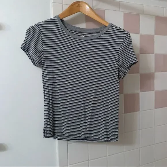 Women’s Tops Bundle - Picture 4 of 9